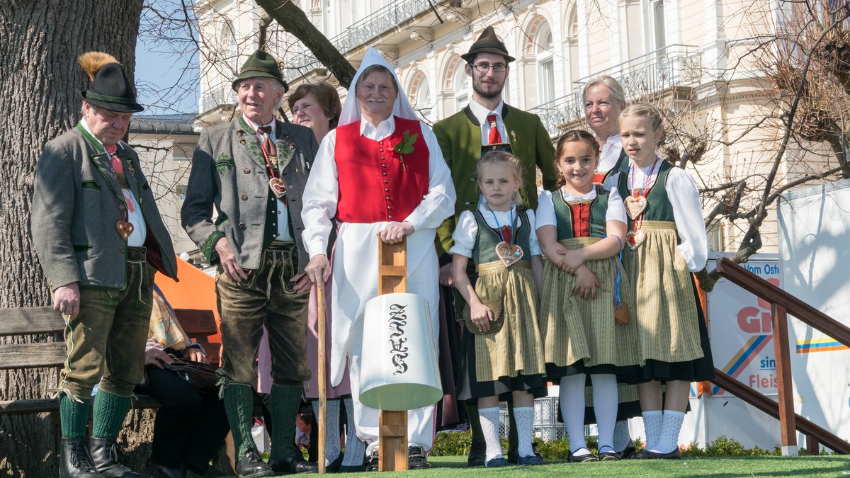 2019.03.31 Liebstattsonntag in Gmunden - Die Traunkirchner mit dem Salzmann